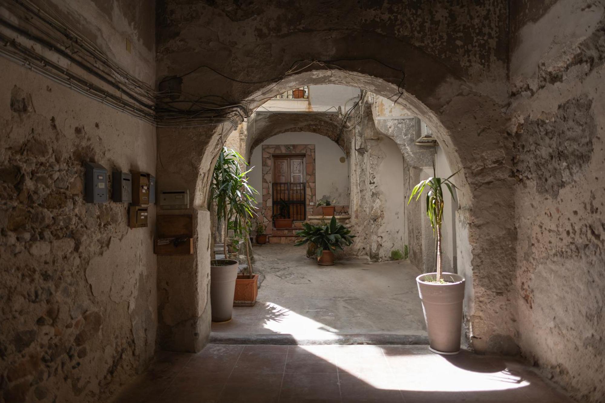 Cortile Gioeni Apartment Cefalù Esterno foto